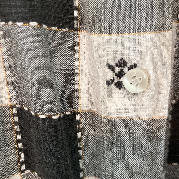 Vintage checkered plaid button down shirt with gold threading - Picture 2 of 4